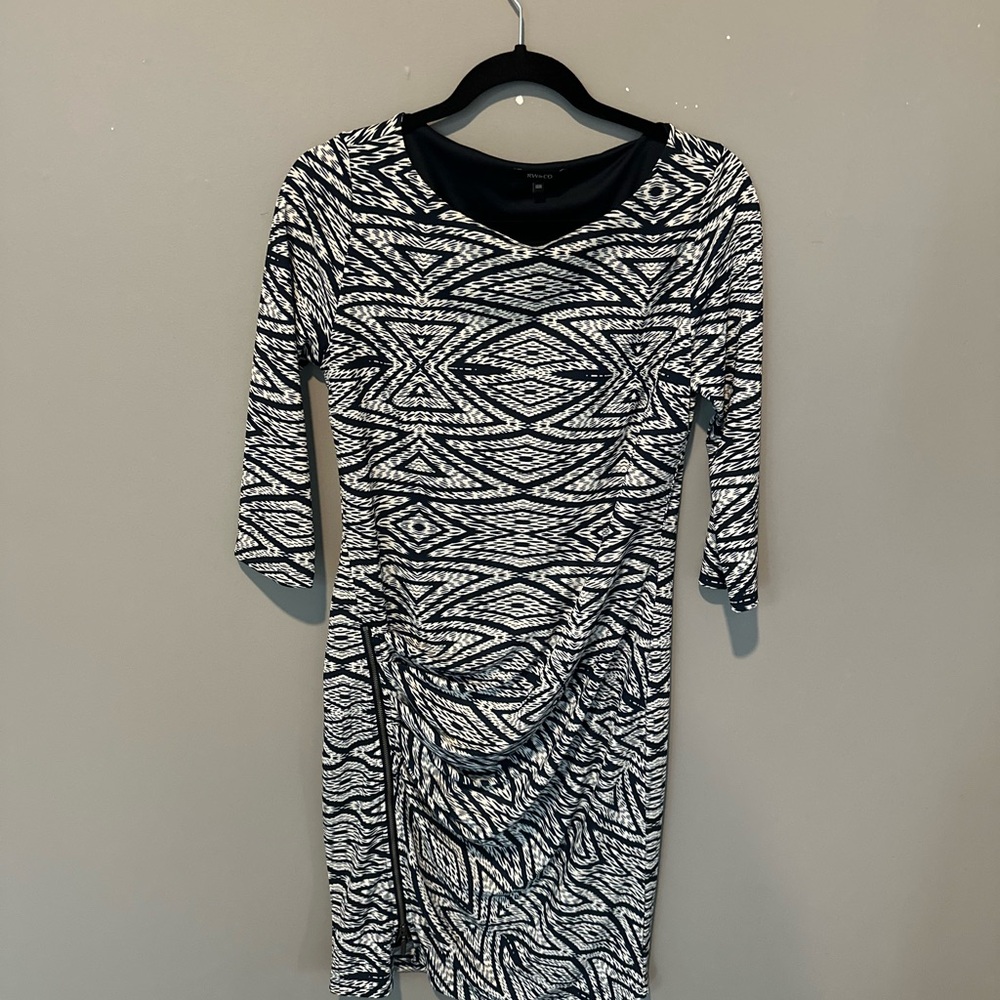 RW&CO. Monochrome Geometric Long Sleeve Dress